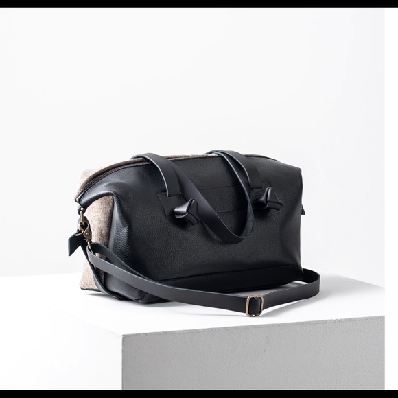 🇨🇦Cantin Eugene leather and felt bag - made in Montreal - like new - Picture 8 of 9